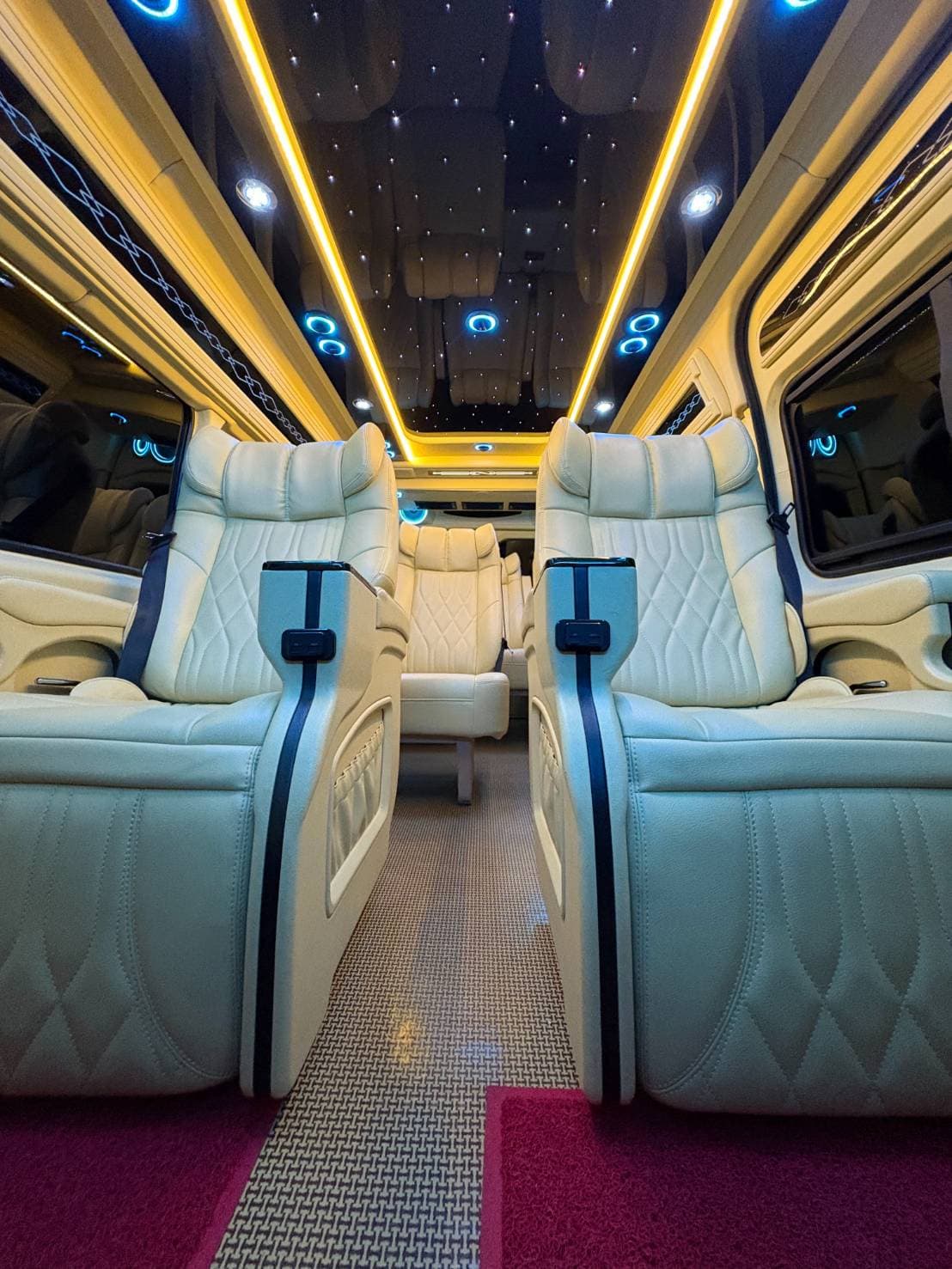 รถตู้ภายใน 3